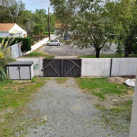 Un Au Chateau * Le Château-dʼOléron