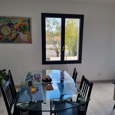 Un Au Chateau Le Château-dʼOléron