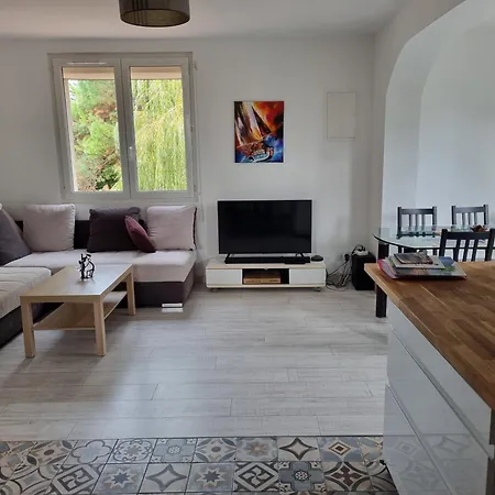 Un Au Chateau Apartmán *