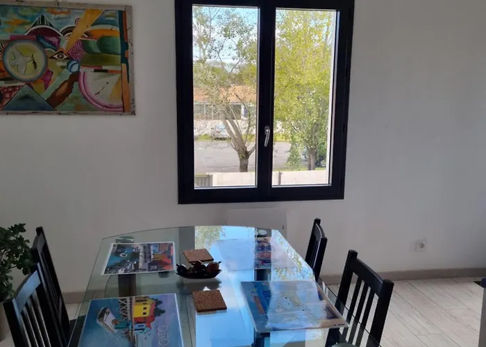 Un Au Chateau Le Château-dʼOléron