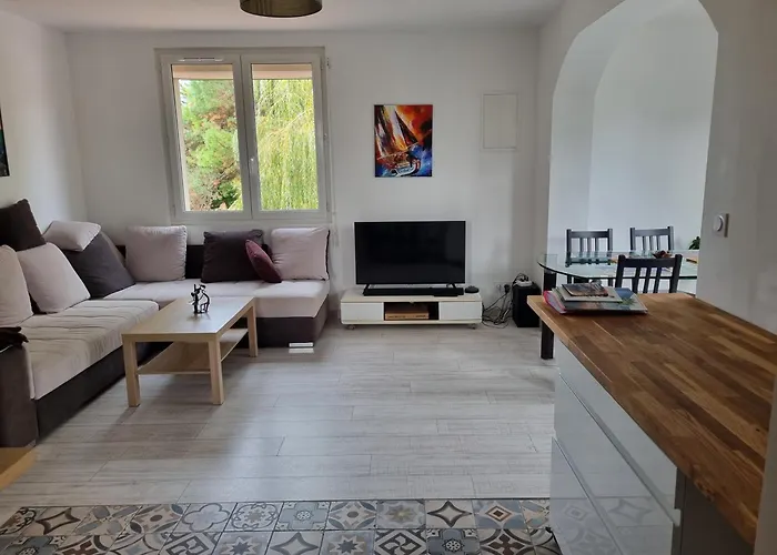 Un Au Chateau Appartement *